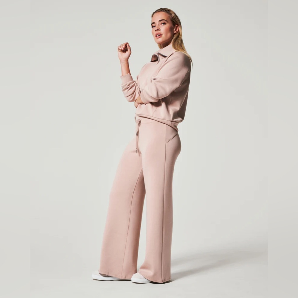 NWT- Spanx AirEssentials Wide Leg Pant. petite medium in lunar